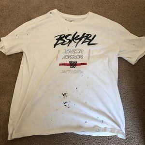 Men’s XL White Under Armor graphics tee